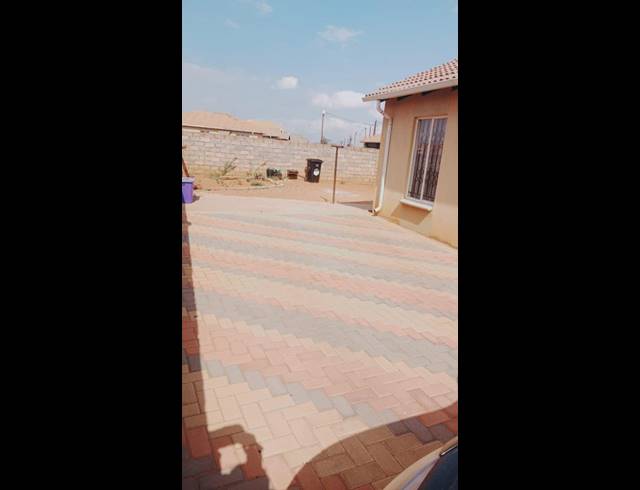 2 BEDROOM HOUSE FOR SALE IN PROTEA GLEN